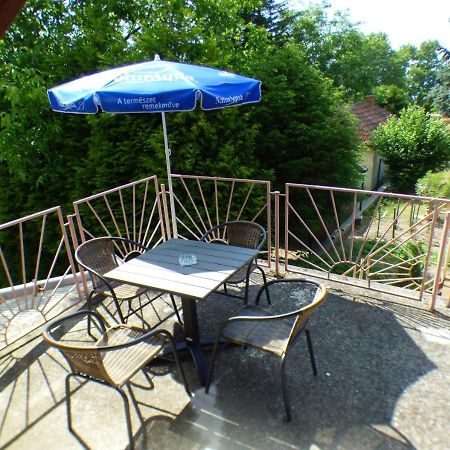 Vitorlas Apartmanhaz Шиофок Экстерьер фото