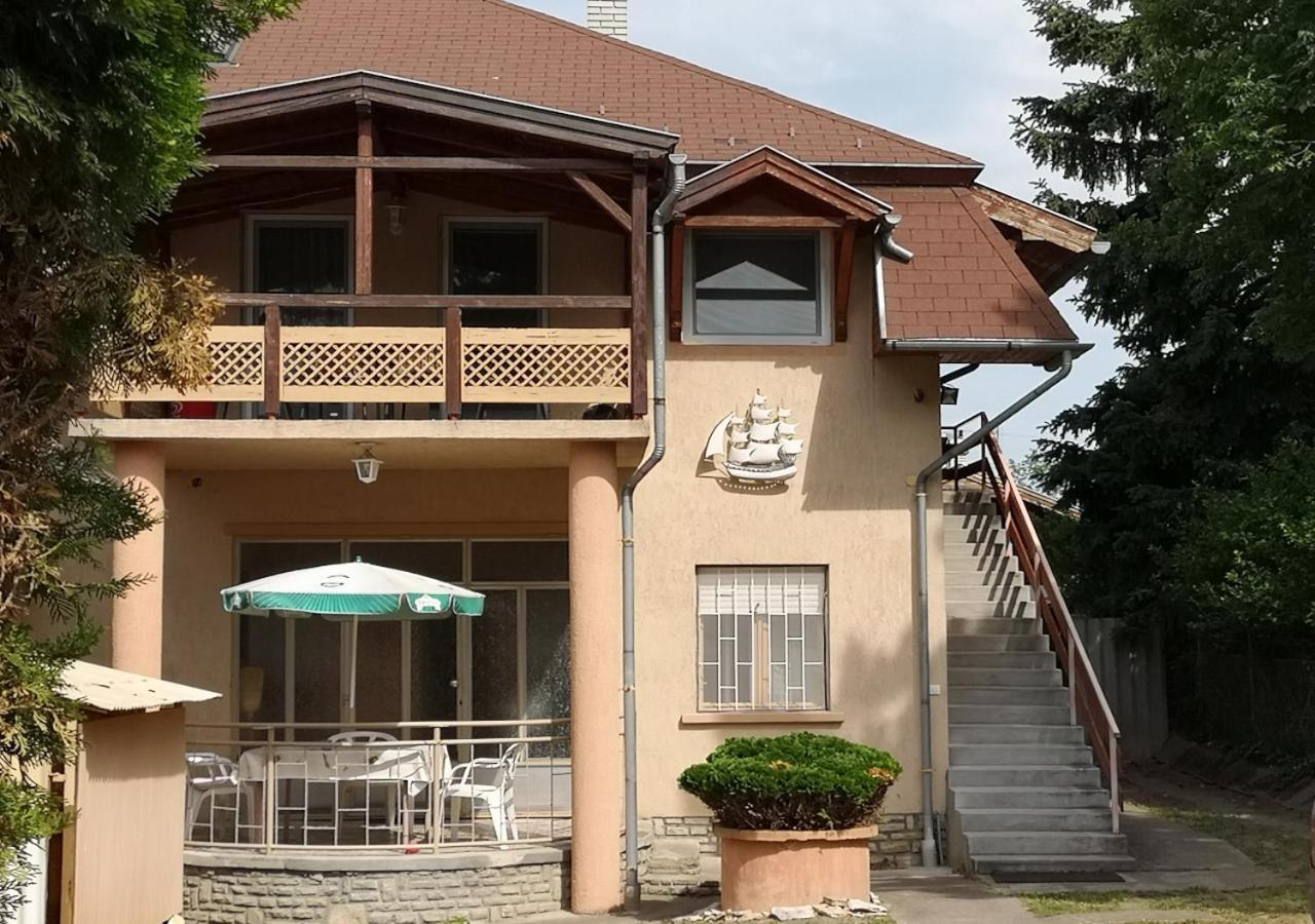 Vitorlas Apartmanhaz Шиофок Экстерьер фото